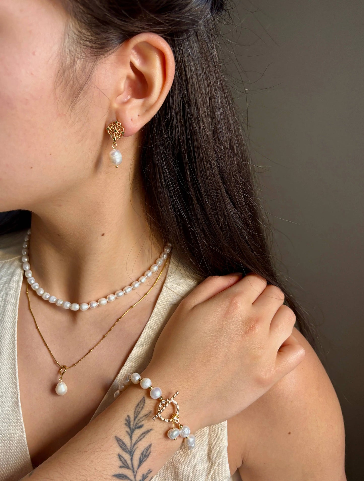 14ct Gold Plated Fresh Water Pearl T Bar Bracelet The Style Closet