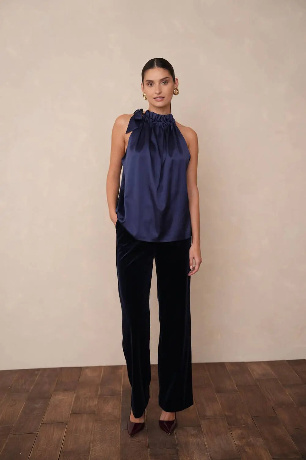 Satin Elisabeth top with bow at the collar - Black / One size The Style Closet