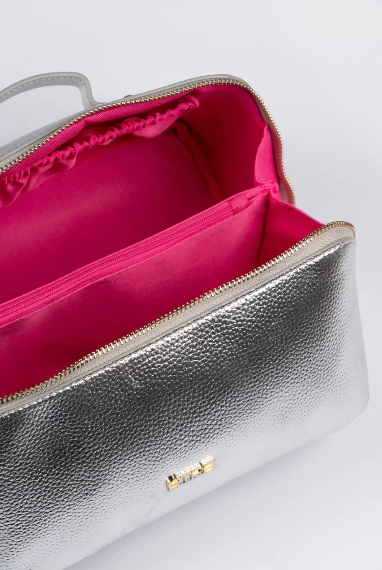 Mila Vanity Case - Metallic Faux Leather The Style Closet