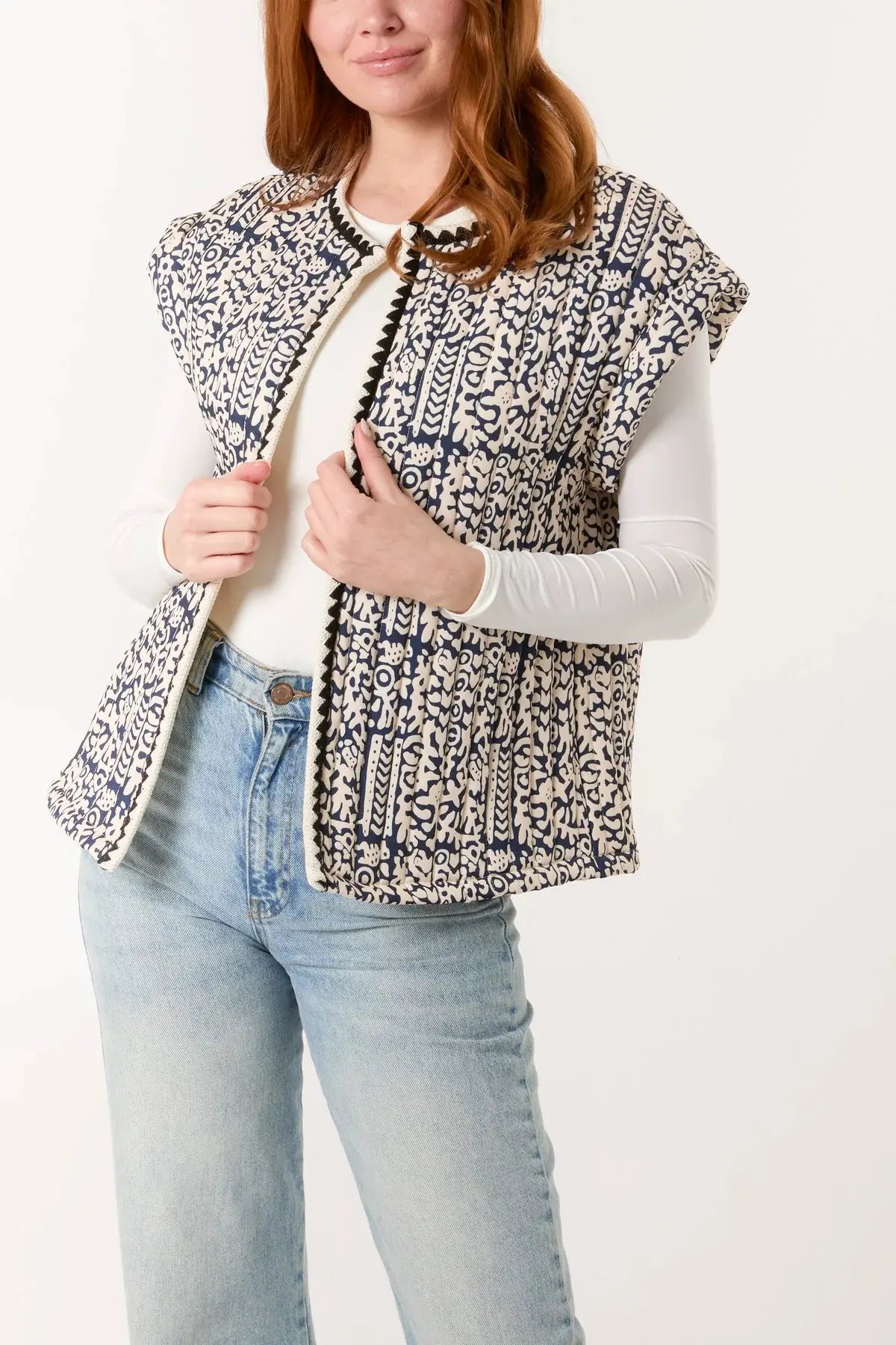 SLEEVELESS PRINTED QUILTED JACKET in BLACK or NAVY The Style Closet