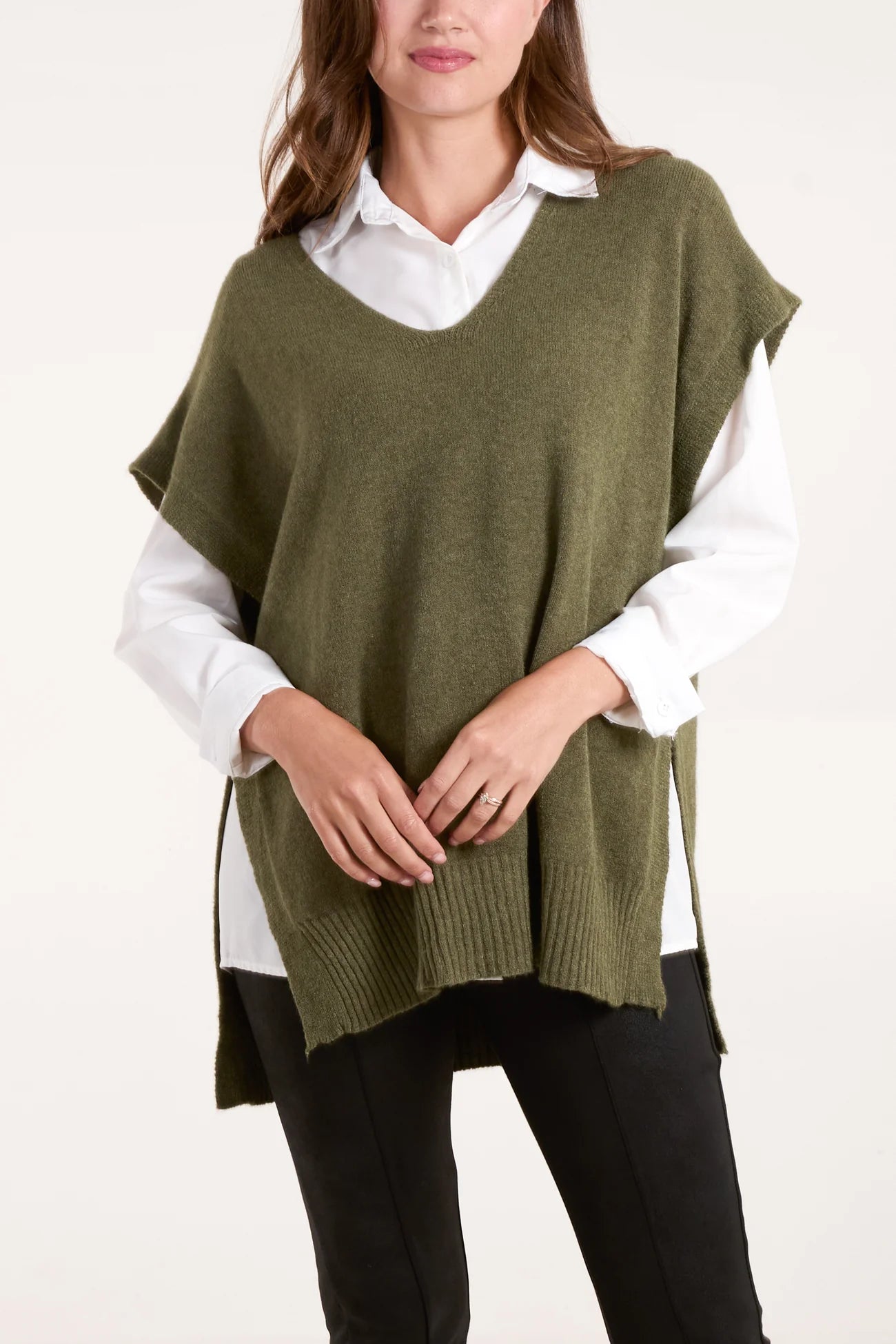 V NECK KNTTED VEST