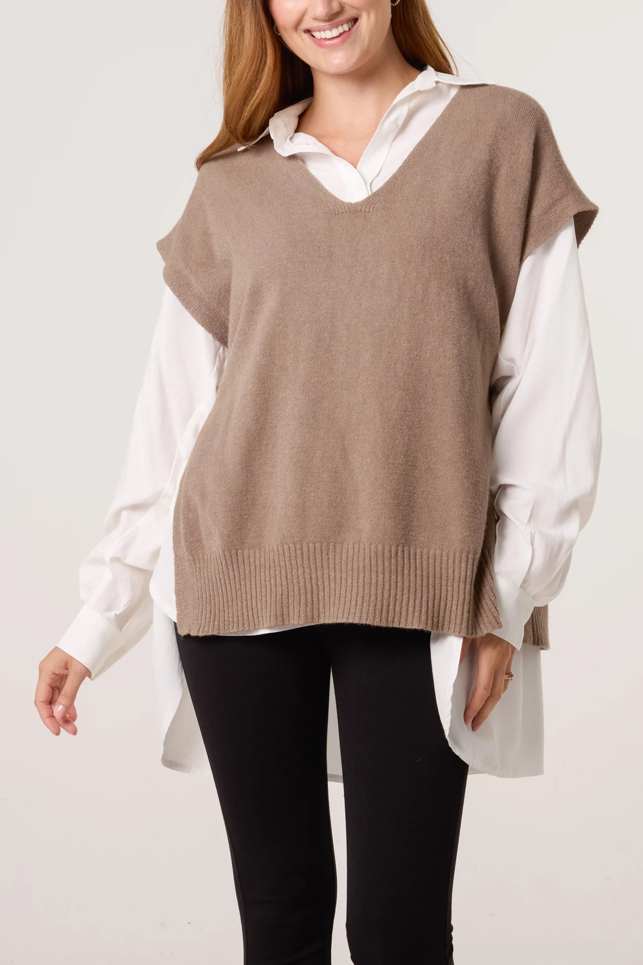 V NECK KNTTED VEST