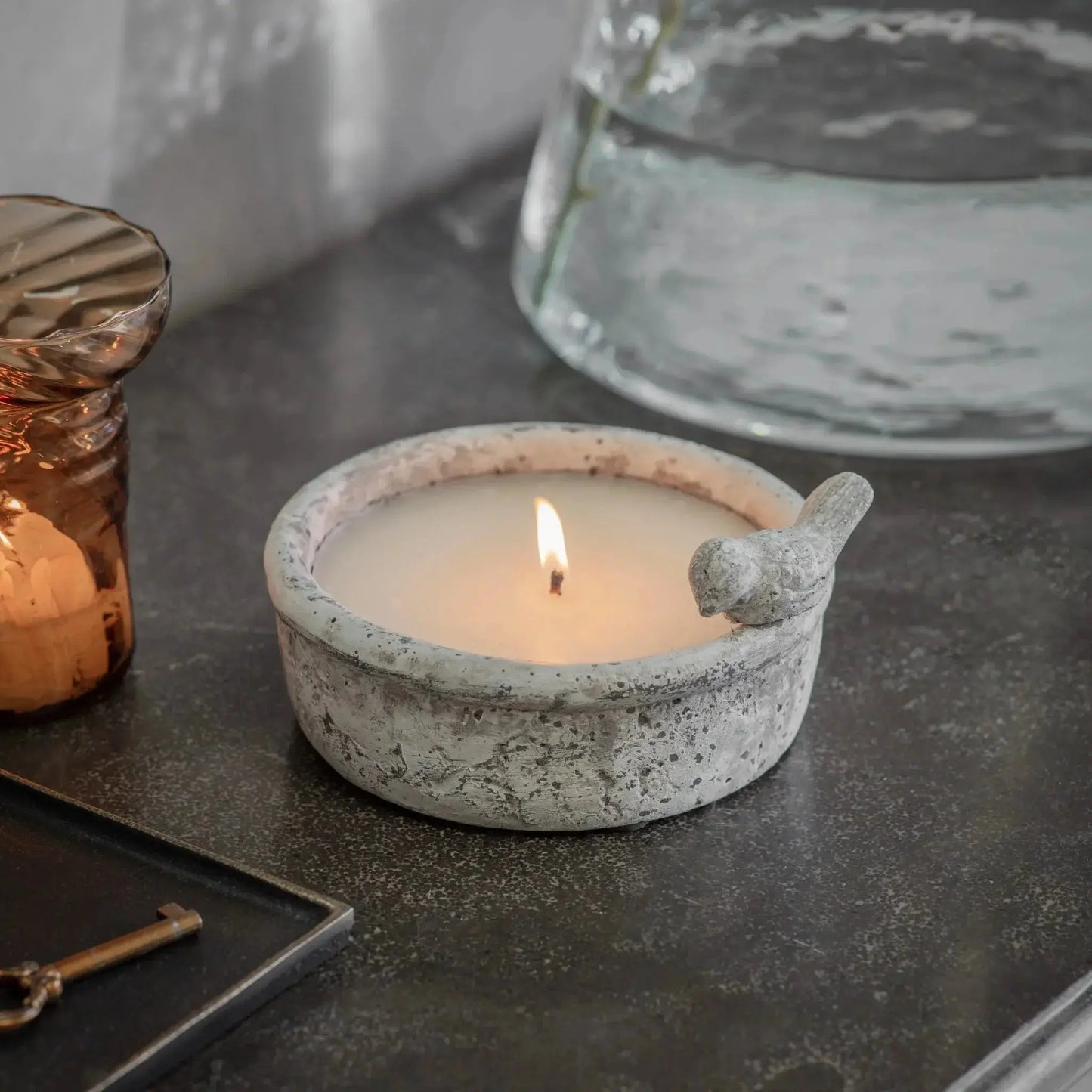 ROUND CANDLE WITH BIRD The Style Closet