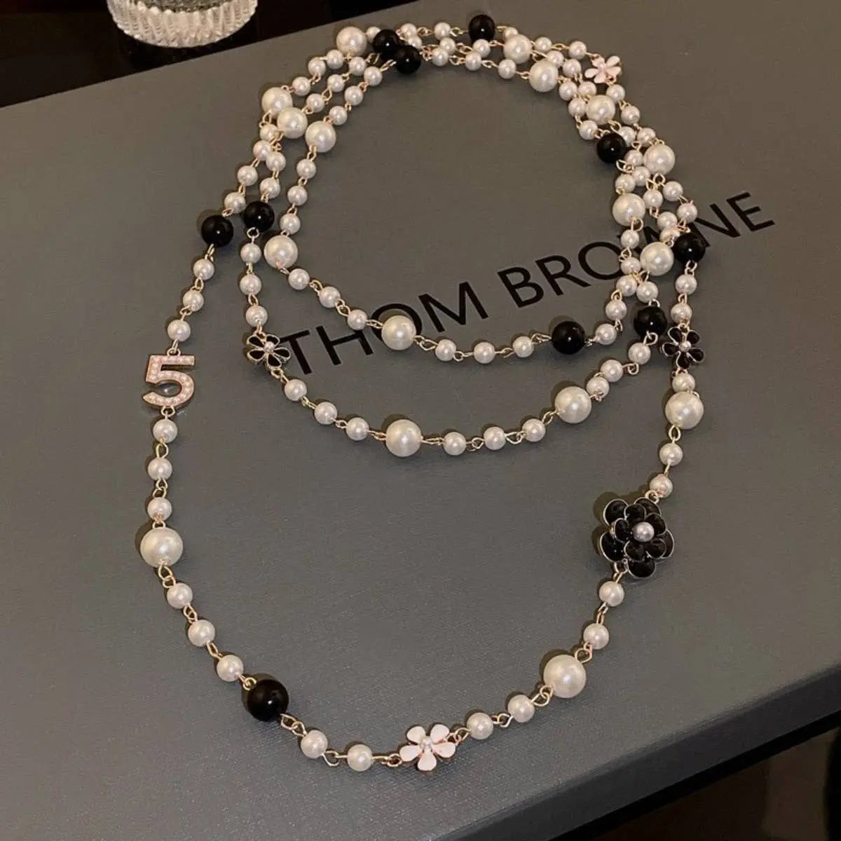 Vintage Style No5 Pearl andBead Necklace in Black/Ivory The Style Closet