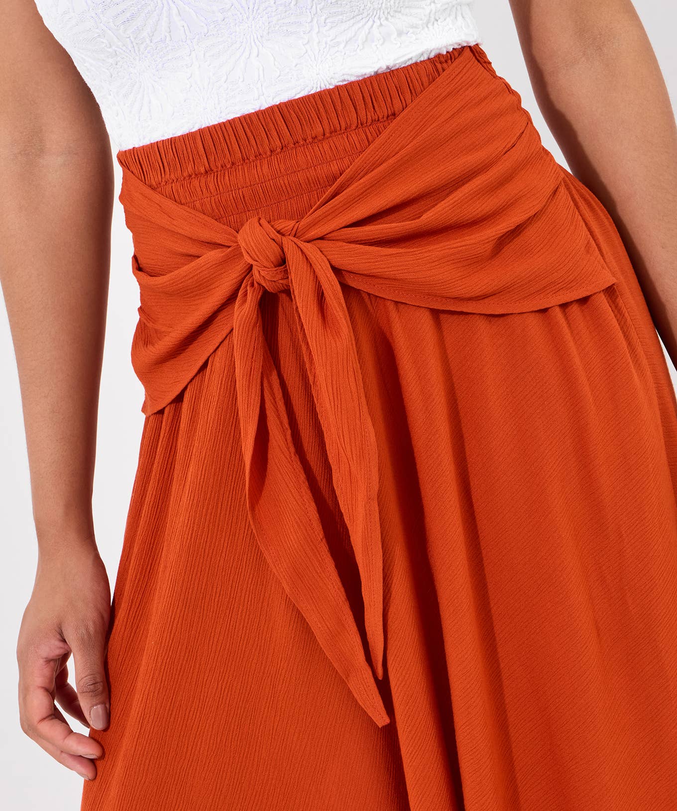 Florrie Tie Front Crinkle Skirt: Orange / 10