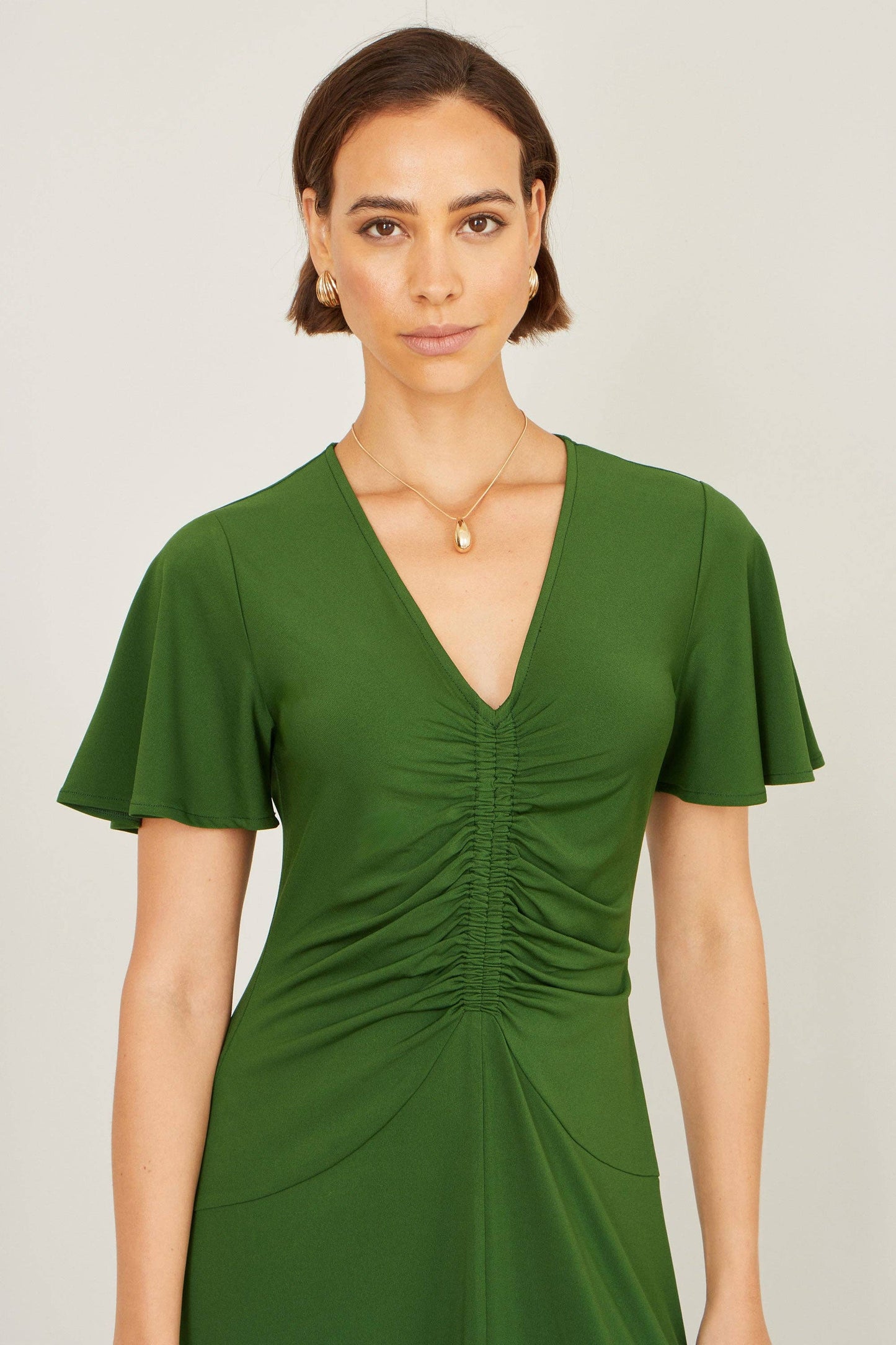 Green Ruched Front Stretch Midi Dress: Green