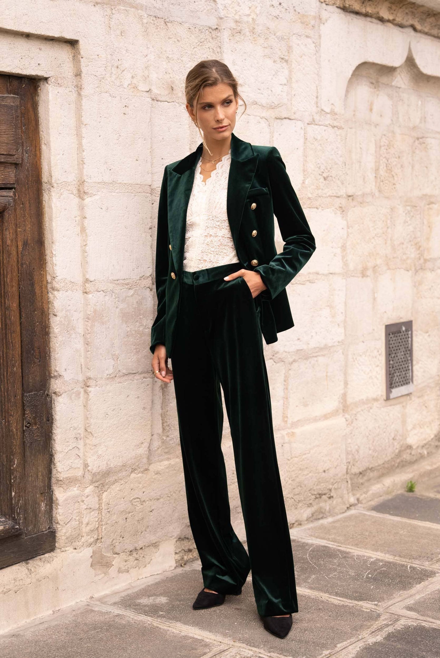 Double-breasted velvet blazer with gold buttons - Chocolate Brown