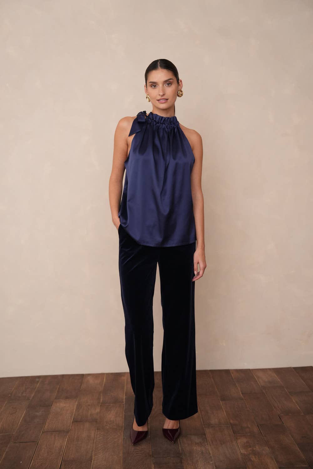 Satin Elisabeth top with bow at the collar - Khaki / One size