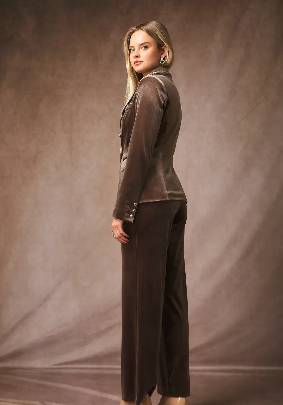 High-waisted straight-cut velvet trousers - P2228: Khaki / 1S-1M-1L-1XL The Style Closet