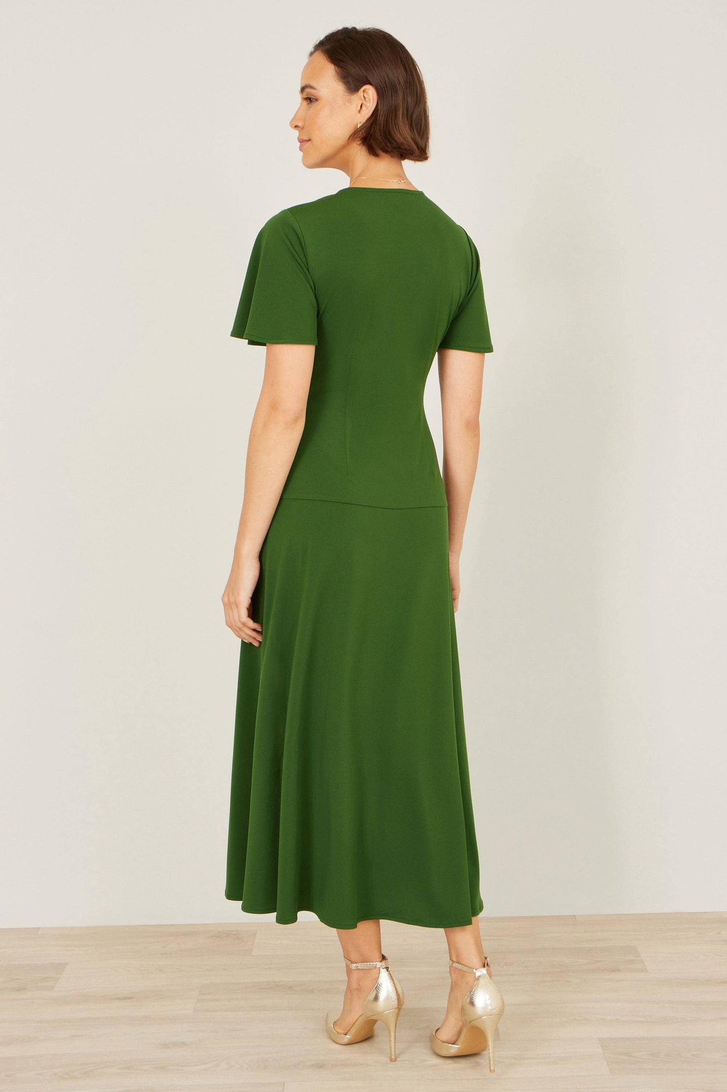 Green Ruched Front Stretch Midi Dress: Green