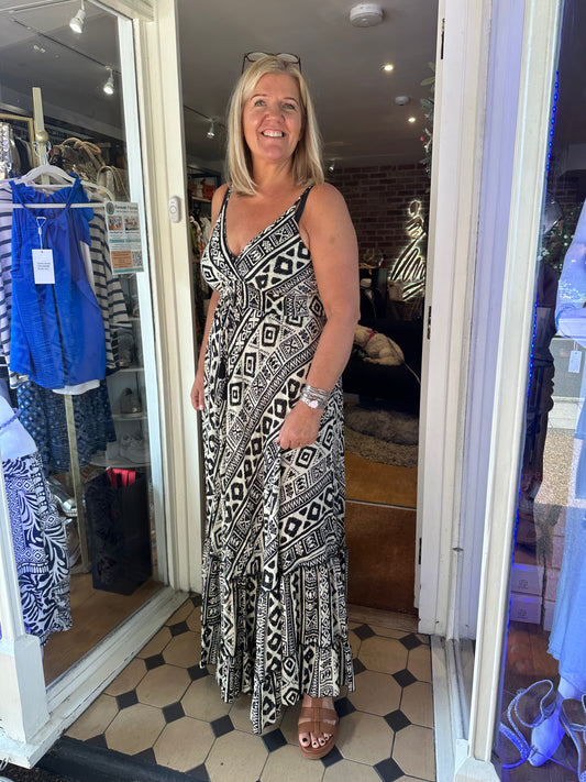 AZTEC PRINT STAPPY MAXI DRESS - The Style Closet