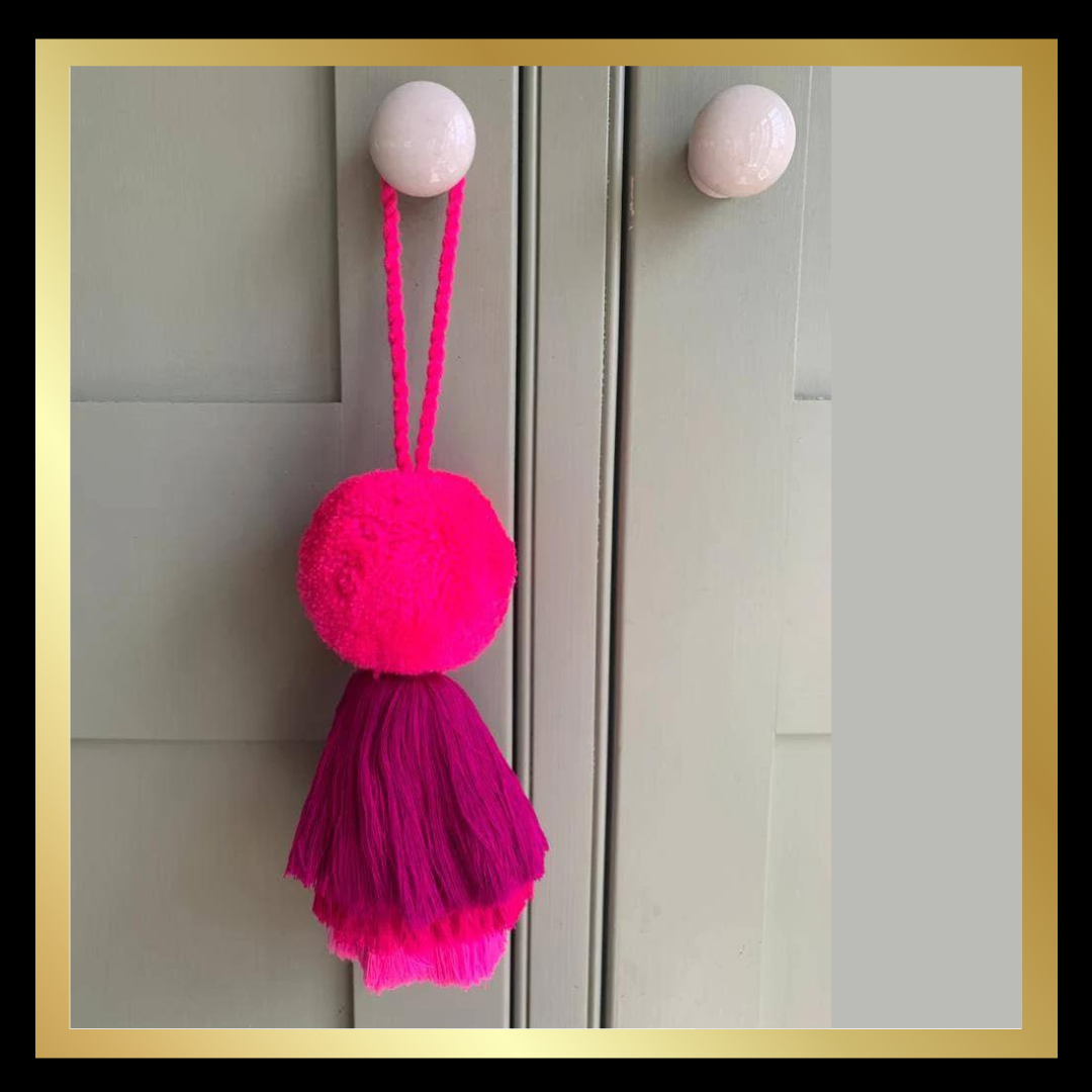 Large Pom Pom Trio Tassel Swag, Pinks