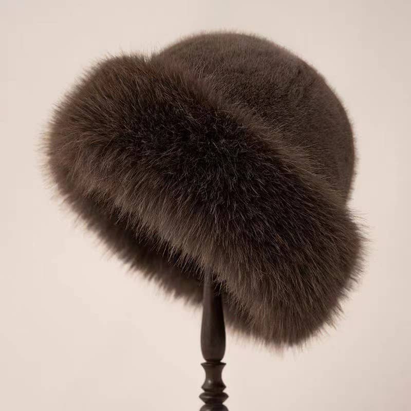 Plush Faux Fur Hat: Off-White