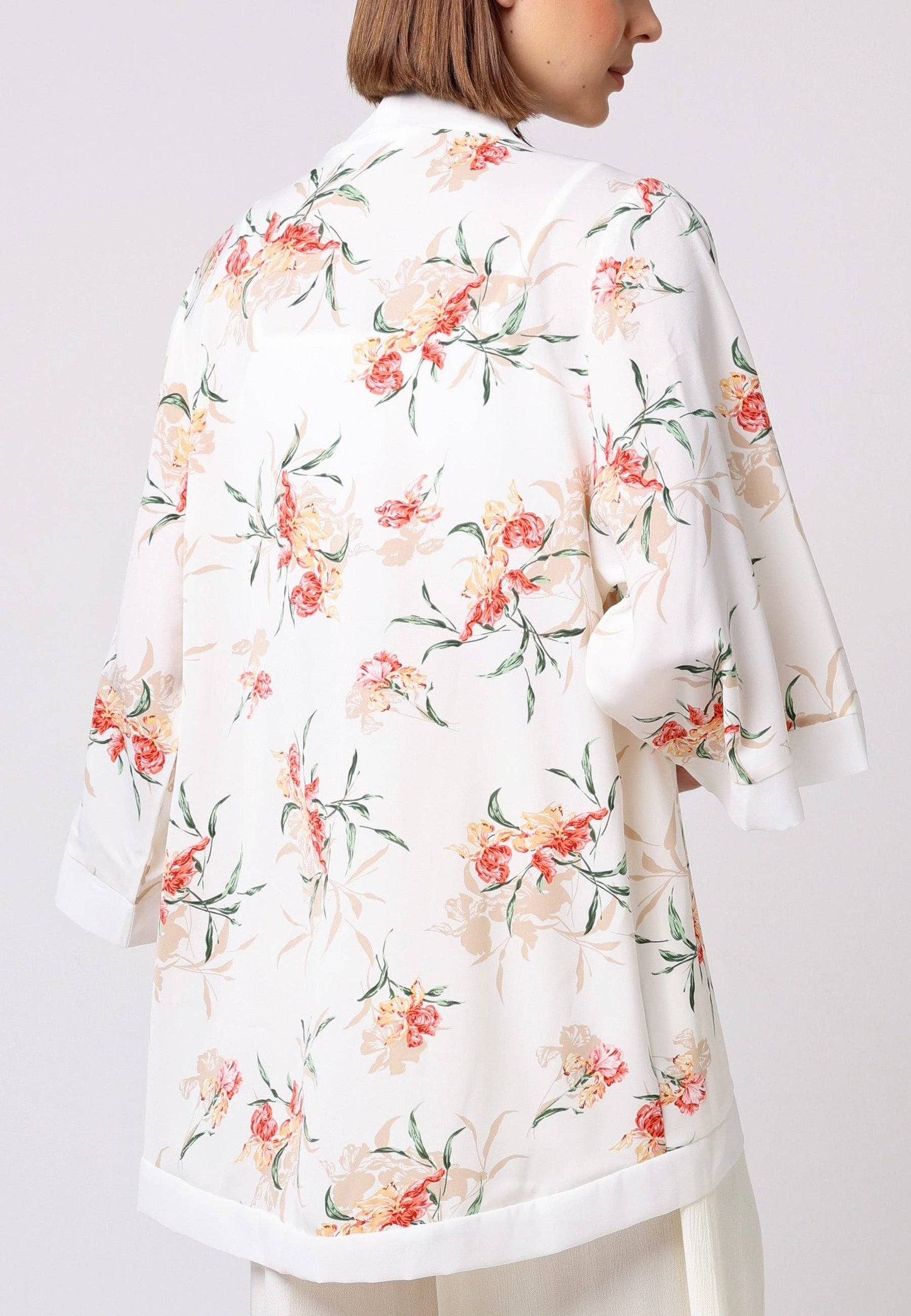 Short Kimono Top in White Floral Print: S