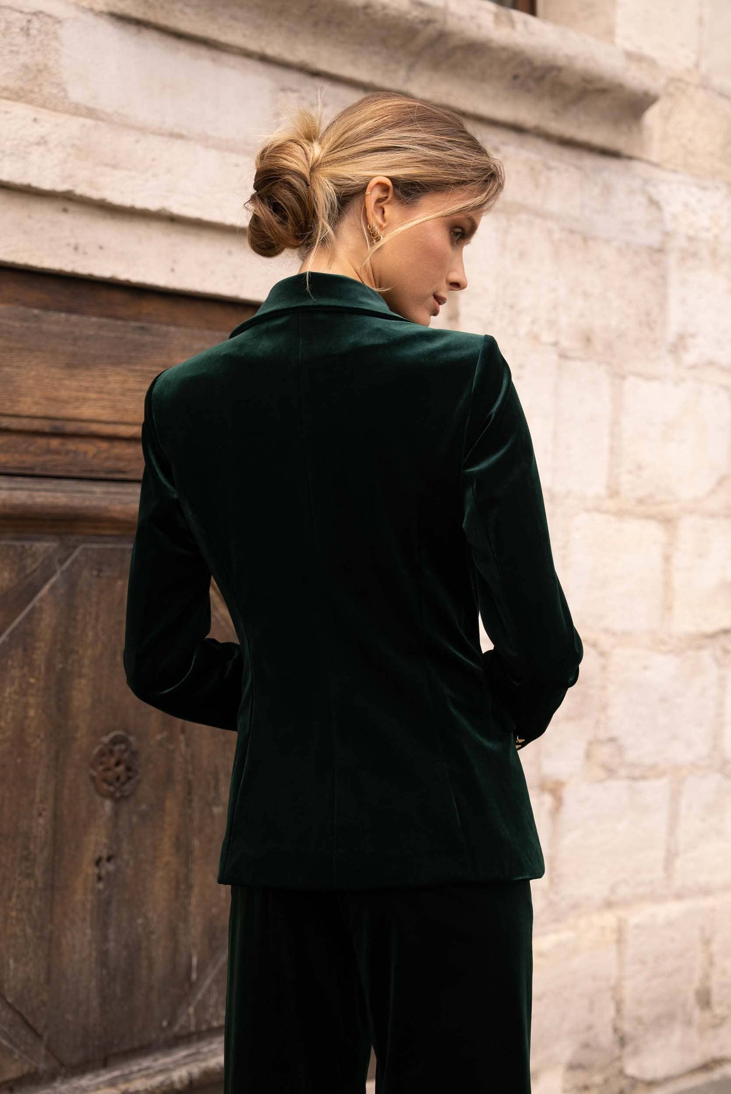 Double-breasted velvet blazer with gold buttons - Chocolate Brown