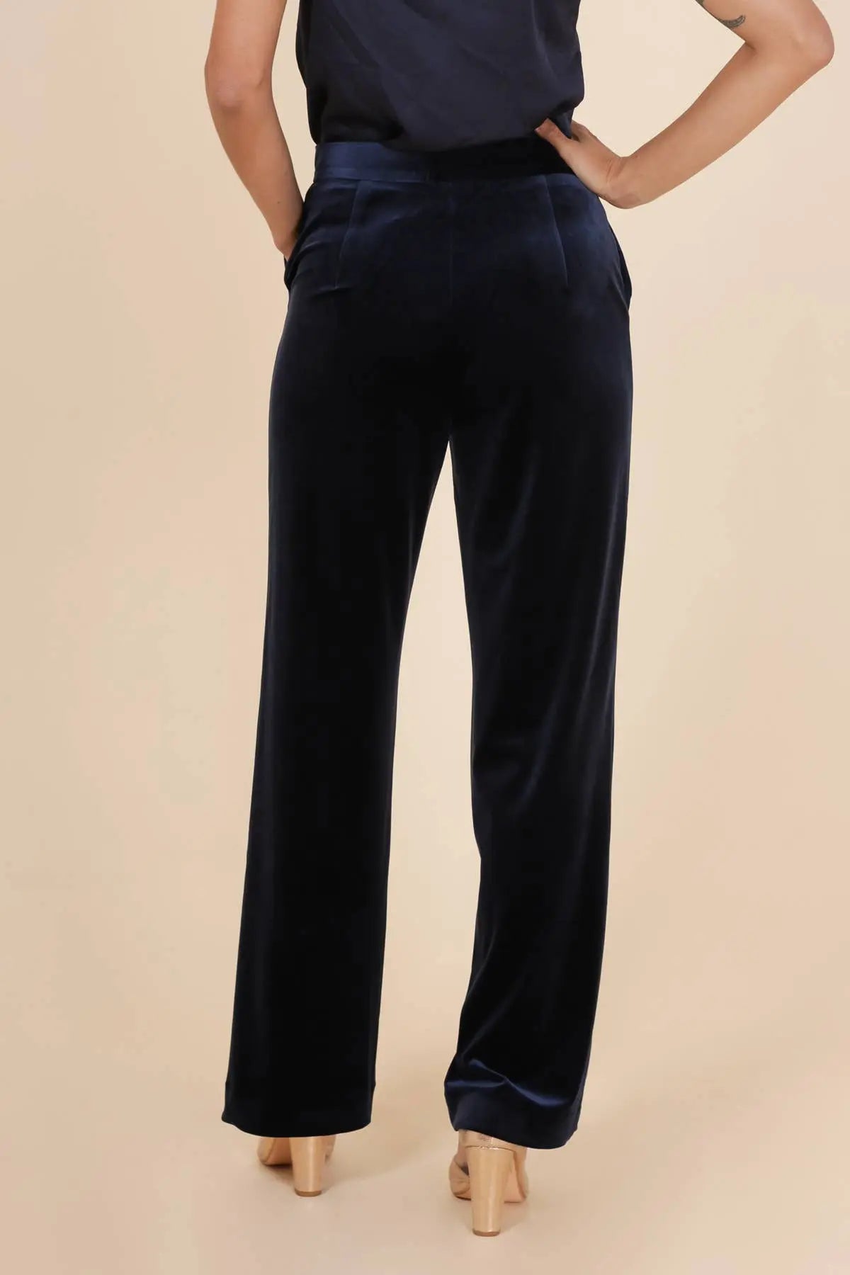 High-waisted straight-cut velvet trousers - P2228: Khaki / 1S-1M-1L-1XL The Style Closet
