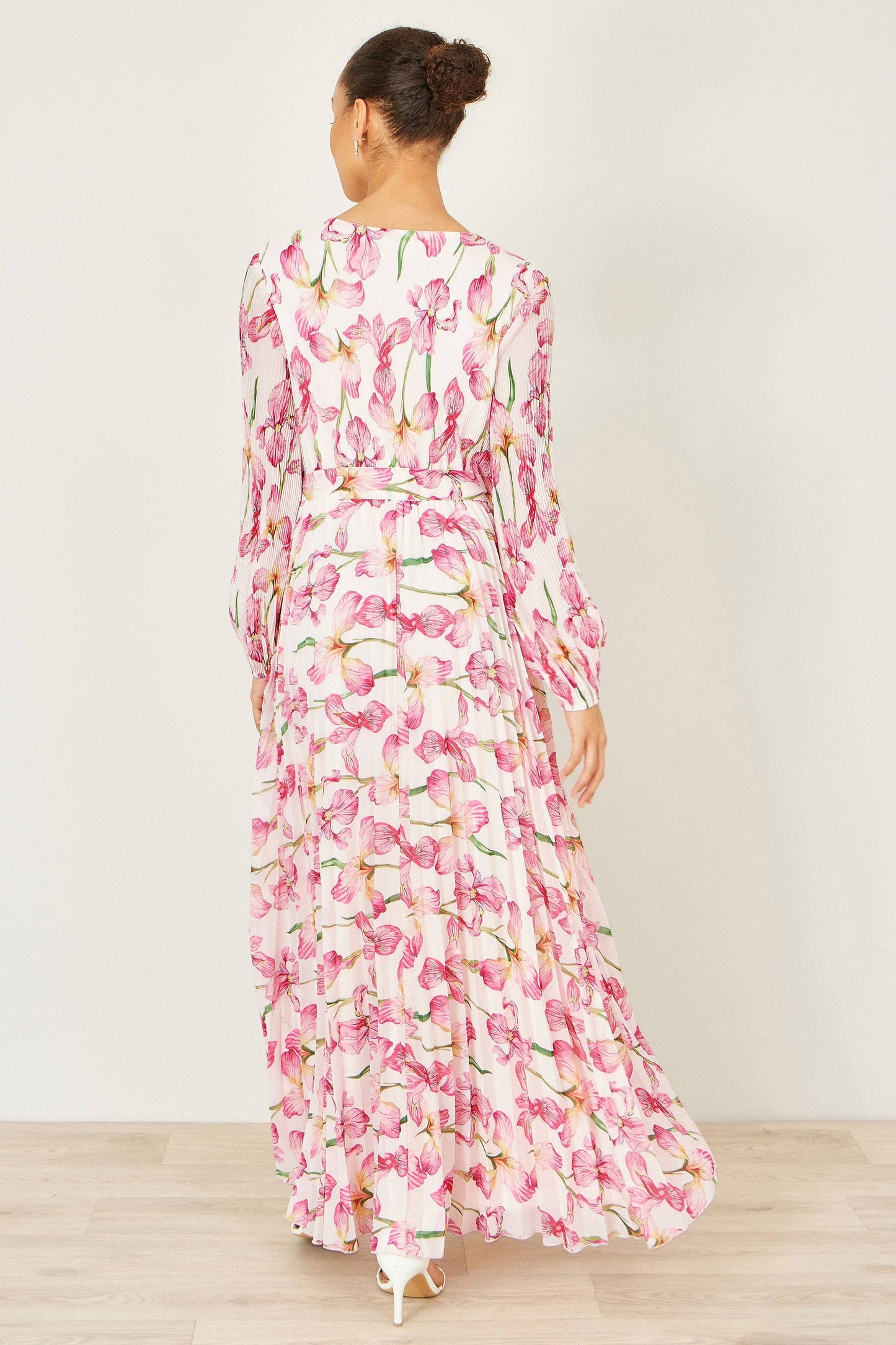 Yumi White Orchid Floral Pleated Wrap Maxi Dress: Ivory / 12